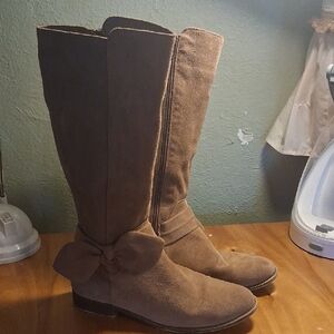Gb Girls Boots With Bow Size 4